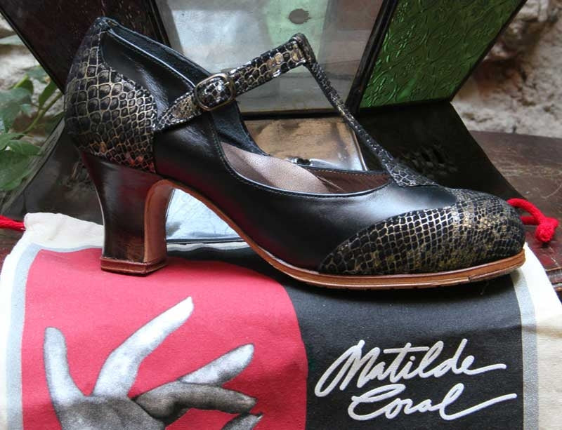 Chaussure de danse flamenco professionnelle combinée cuir noir et fantaisie