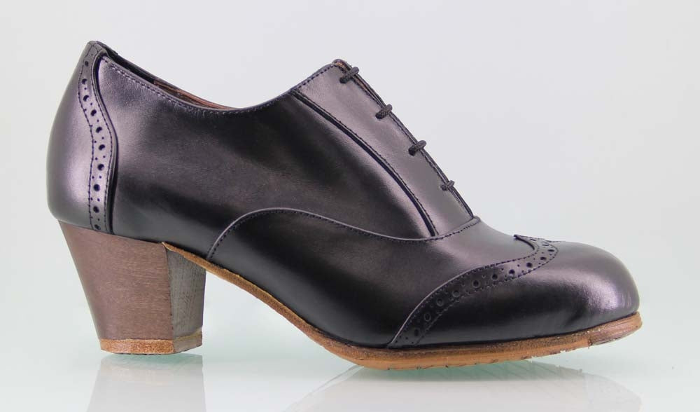 Zapato de baile flamenco profesional piel negro y cordones