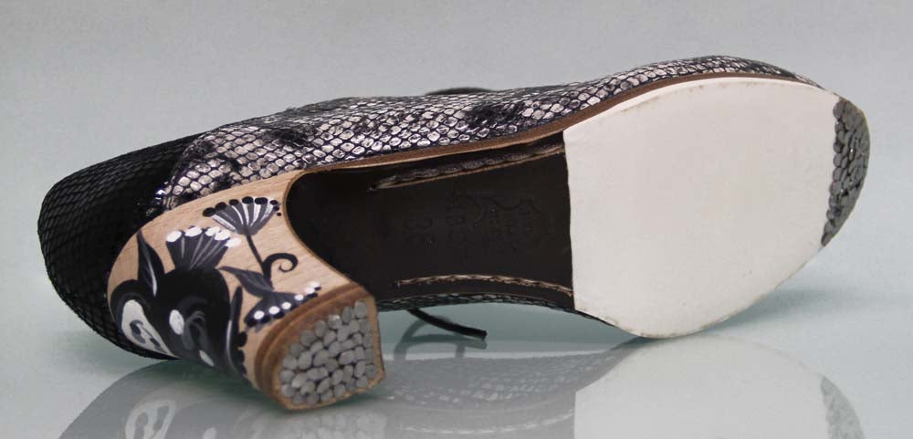 Zapato de baile flamenco profesional piel fantasía serpiente negro