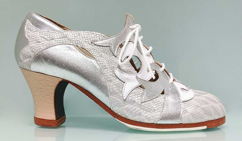 Chaussure de danse flamenco professionnelle argentée et blanche à lacets