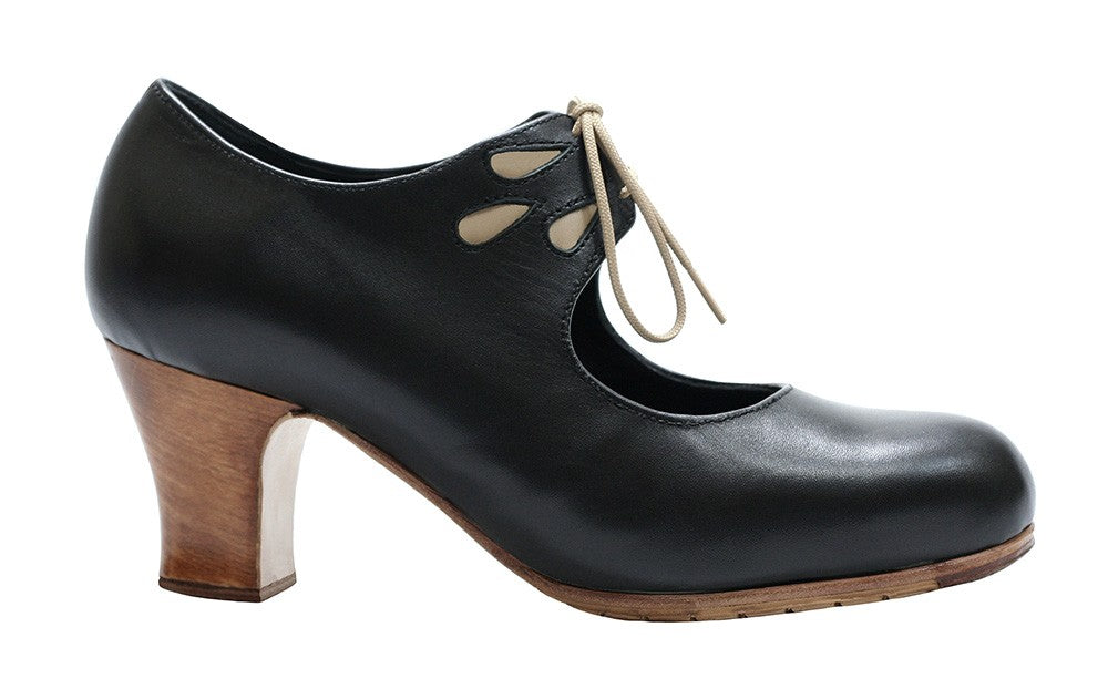 Zapato de baile flamenco profesional piel negro y lágrimas beige