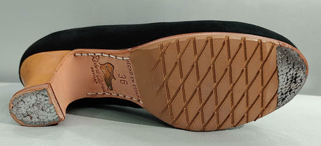 Zapato de baile flamenco profesional ante negro y lágrimas marrón