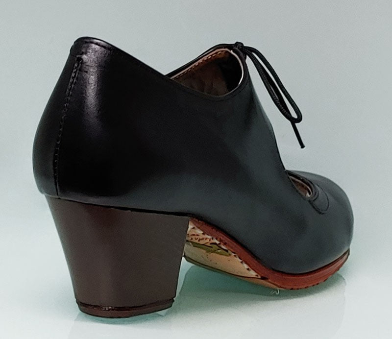 Zapato de baile flamenco profesional "Doble Ancho Especial" con cordones.