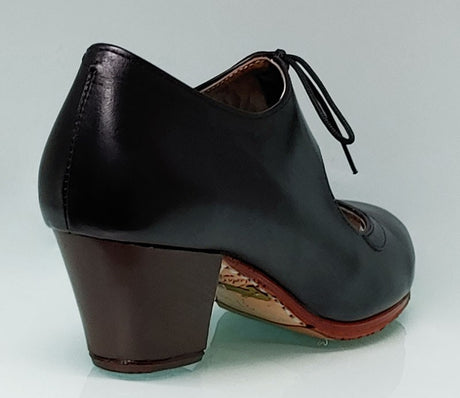 Zapato de baile flamenco profesional "Doble Ancho Especial" con cordones.