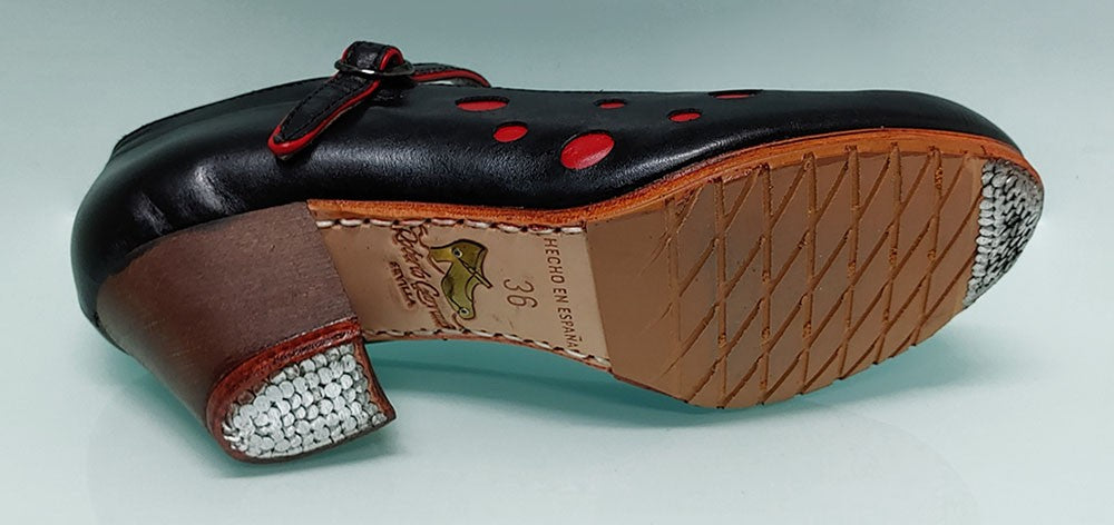 Zapato de baile flamenco profesional piel negro y lunares piel roja