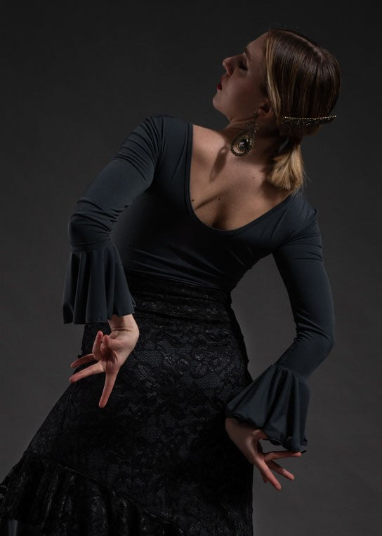 Body flamenco avec sourcils lisses