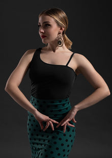 Crop top noir à bretelles asymétriques