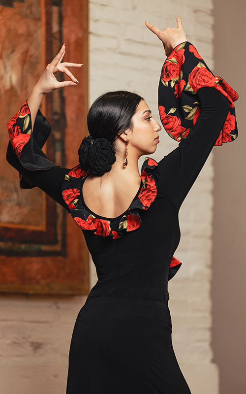 Top flamenco negro Lola con escote U con volantes y chorrera de crespón