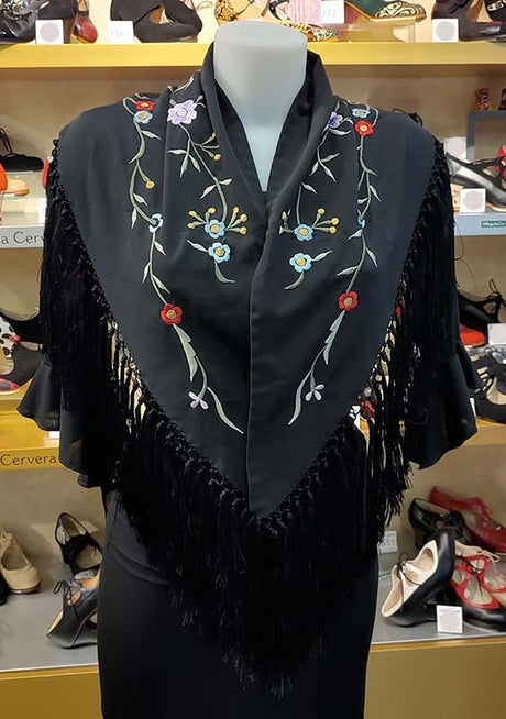 Mantoncillo Negro Bordado con Flores Rojas 130 cm.