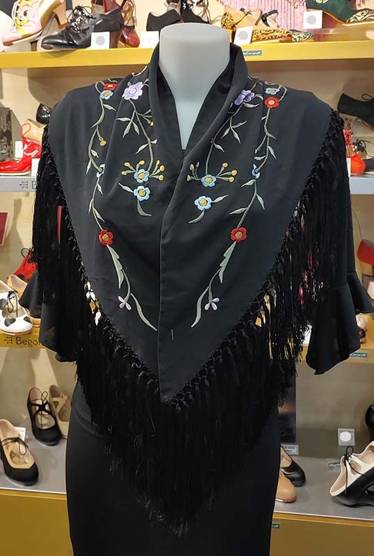Châle Noir Brodé de Fleurs Rouges 130 cm.