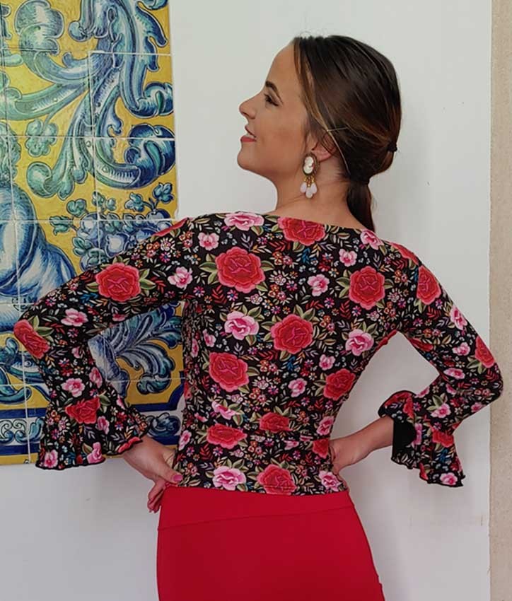 Flamenco top printed with flowers and roses