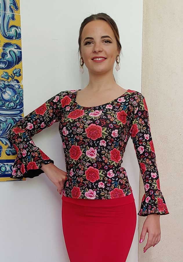 Flamenco top printed with flowers and roses