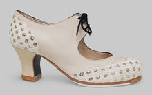 Professional flamenco dance shoe in beige and fantasy leather