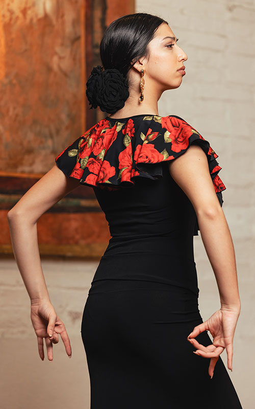 Top flamenco negro Almanzora con escote redondo y volantes de crespón