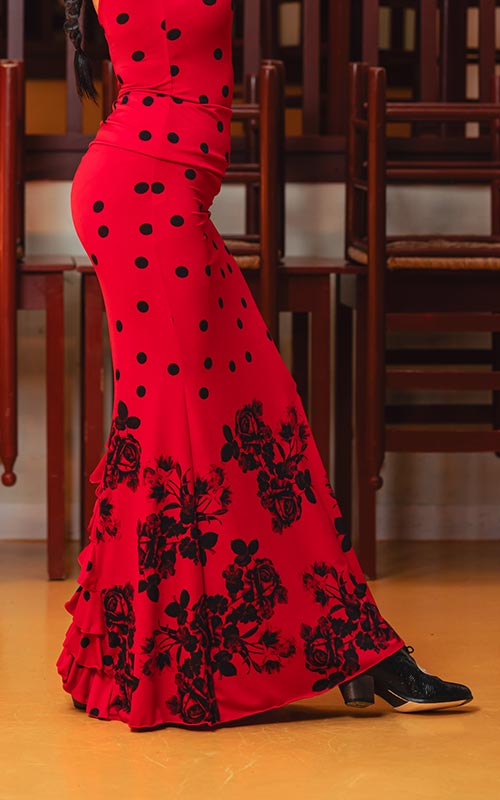 Falda flamenco larga roja modelo Morente con fajín y volantes en el godet