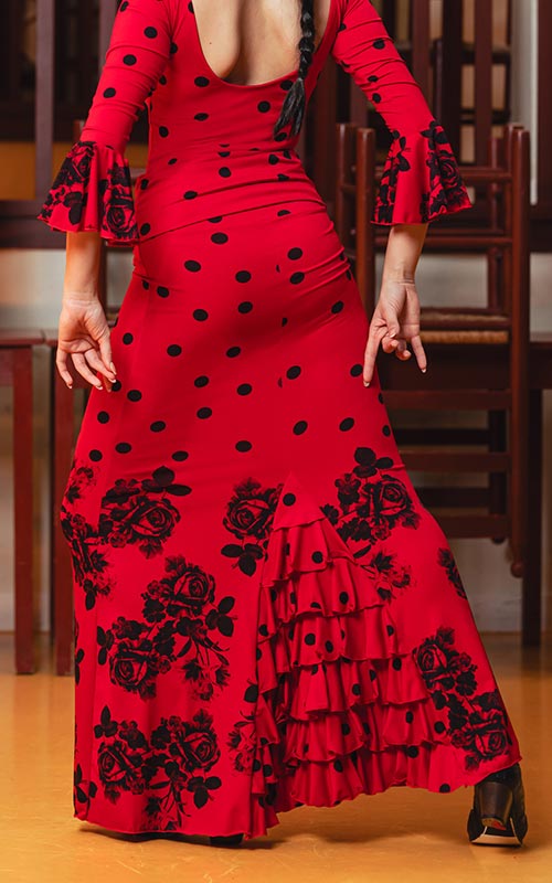 Falda flamenco larga roja modelo Morente con fajín y volantes en el godet