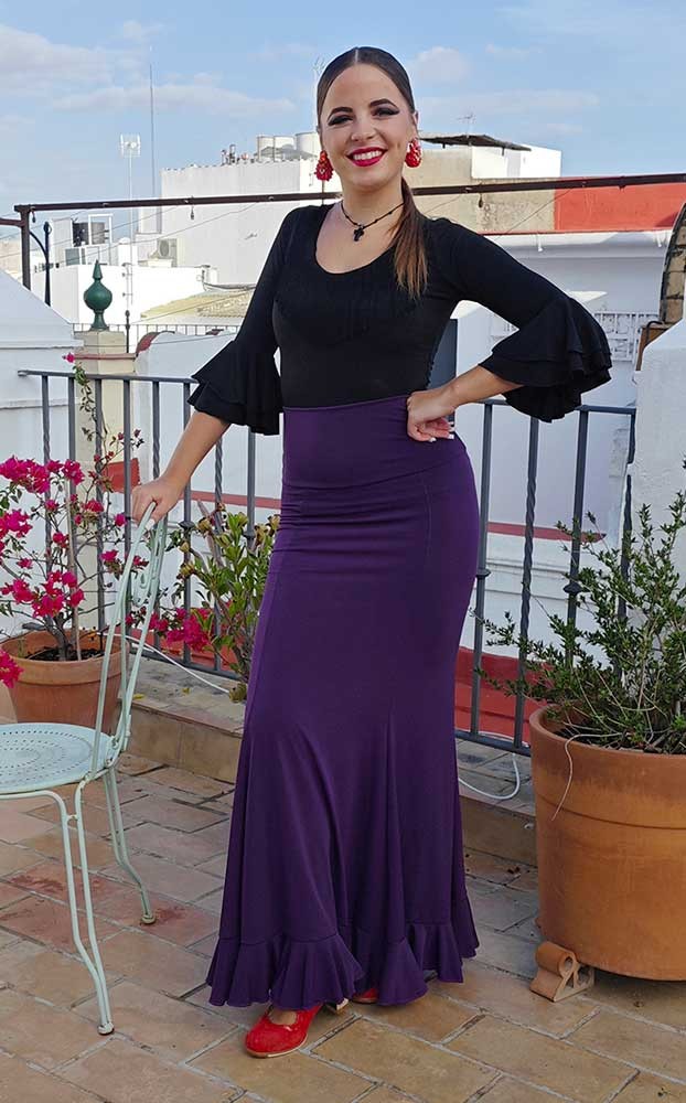 Jupe flamenco bordeaux, ajustée jusqu'à mi-cuisse avec ceinture