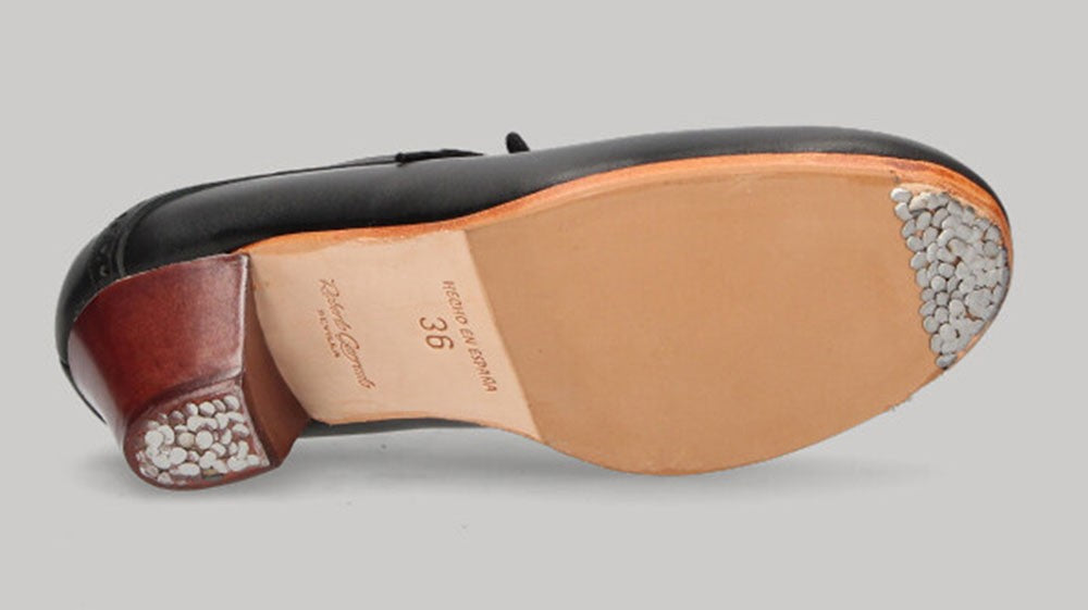Zapato de baile flamenco profesional piel negro y cordones