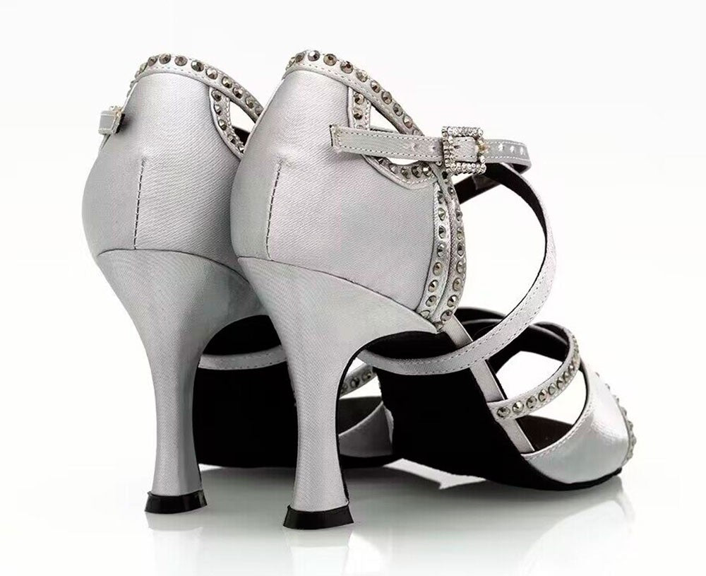 Chaussure de danse de salon argentée avec strass en cristal sur la tige et le talon