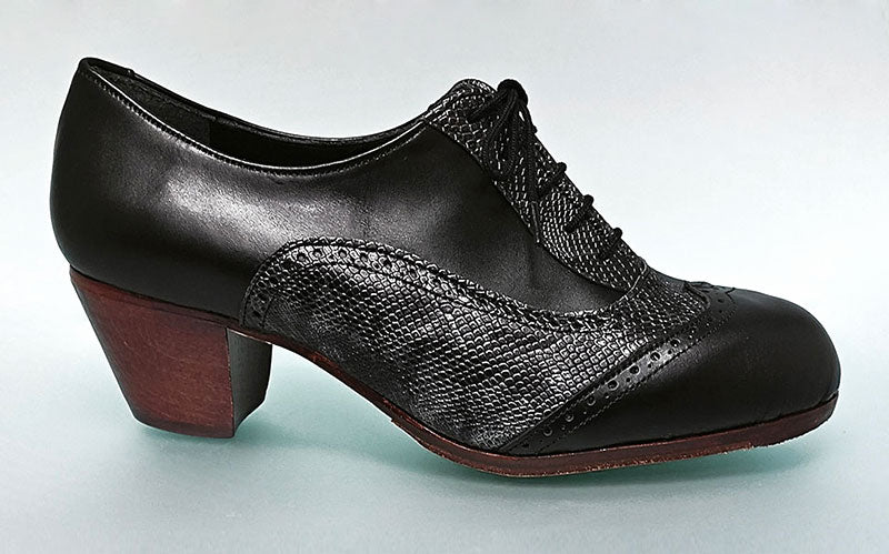 Zapato flamenco profesional combinado en piel negro y fantasía con cordones