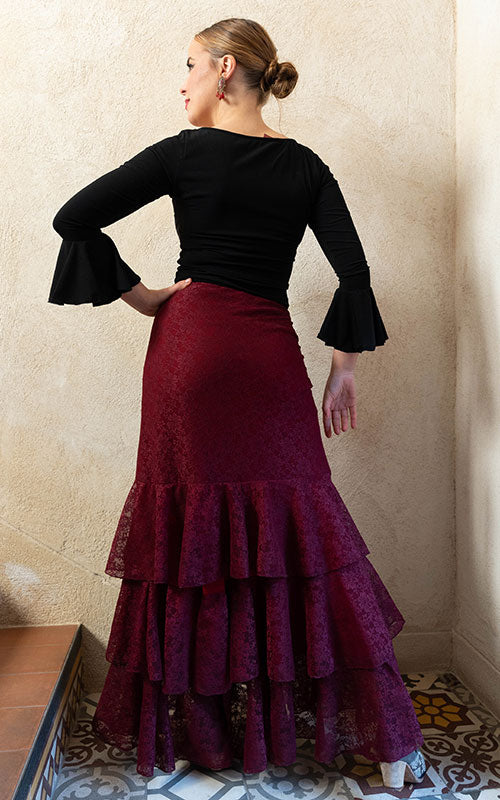 Falda flamenco de encaje burdeos con 3 volantes