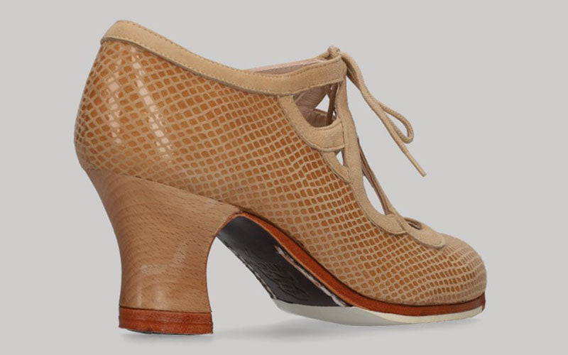 Zapato de Baile Flamenco Profesional Combinado en Fantasía Serpiente Beige y Adornos en Ante Beige