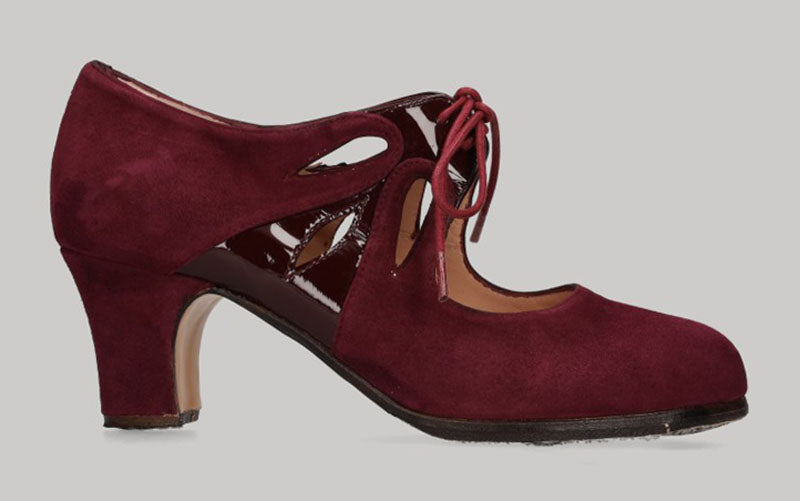 Chaussure de danse flamenco professionnelle en daim bordeaux et garniture en cuir verni