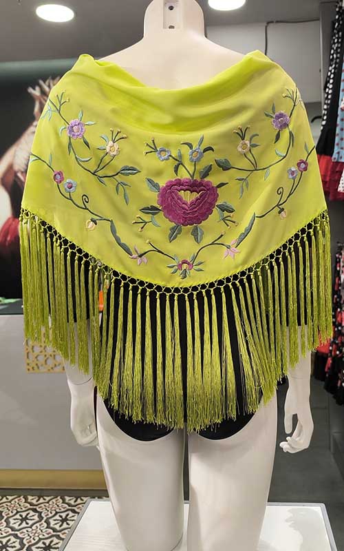 Mantoncillo verde lima bordado con flores y rosas de colores 125 cm.