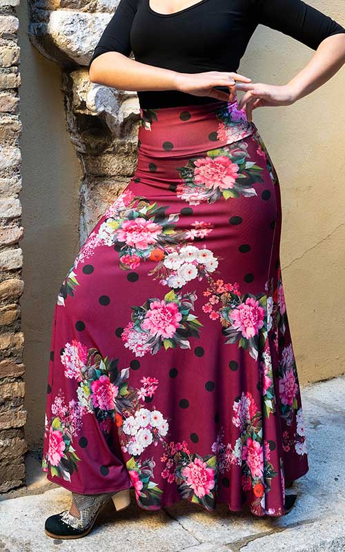 Falda flamenco burdeos con estampado de flores y lunares con mucho vuelo