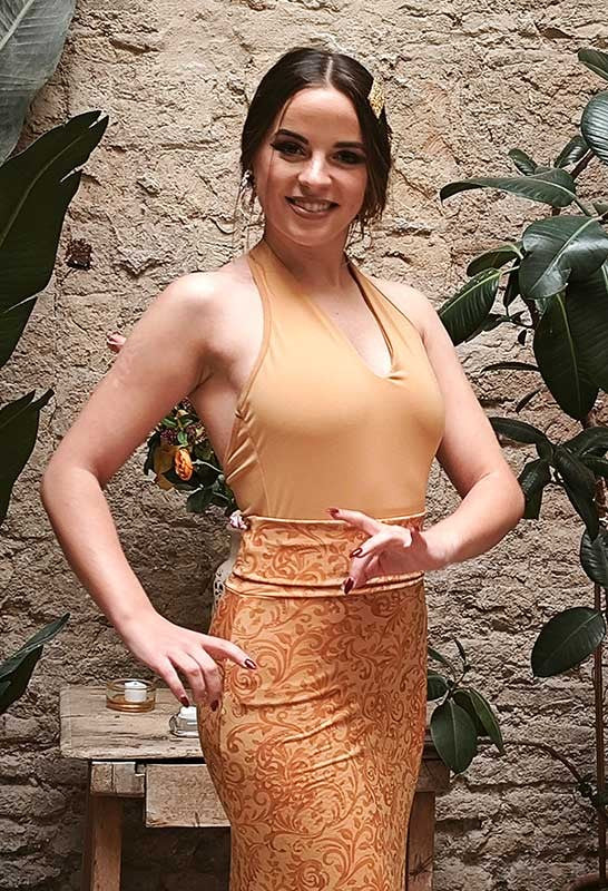 Top en tricot élastique moutarde couleur Albero