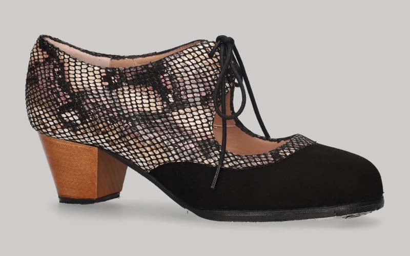 Zapato de baile flamenco profesional combinado en ante negro y piel fantasía serpiente con cordones