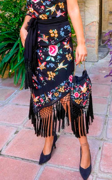 Falda Dalia negra bordada con flores de mantón y pájaros