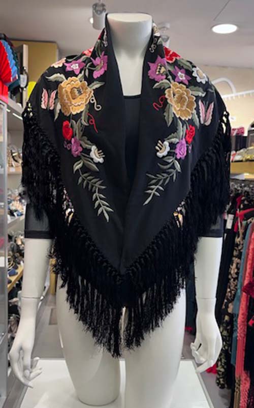 Mantoncillo negro bordado con flores multicolor y rosas 140 cm.