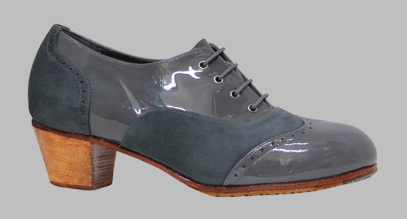 Chaussure de flamenco professionnelle en cuir verni et daim gris