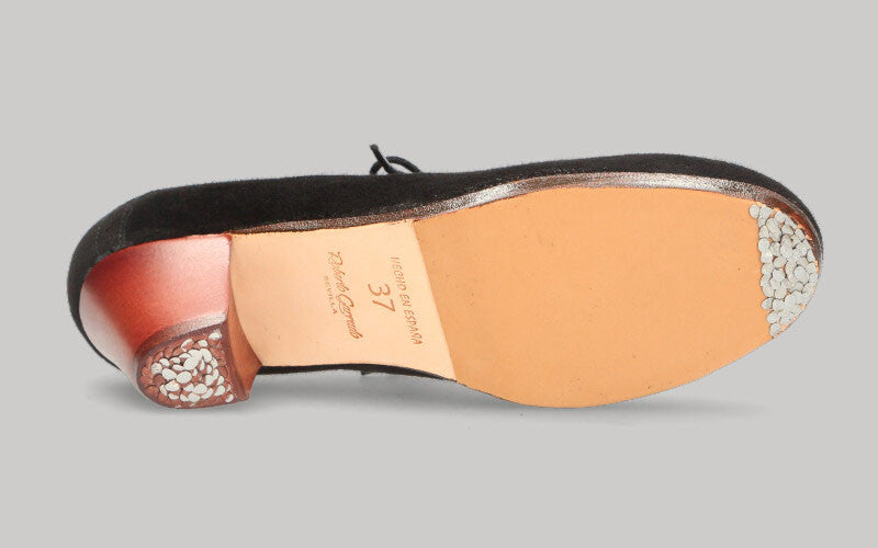 Zapato de baile flamenco profesional ante negro y cordones