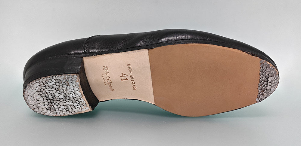 Chaussure de danse flamenco noire professionnelle à talon bas