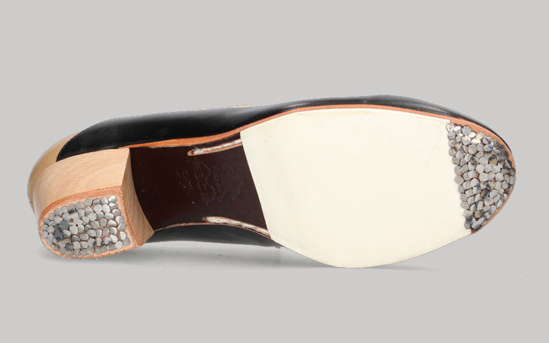 Chaussure de danse flamenco professionnelle combinée en cuir noir et beige