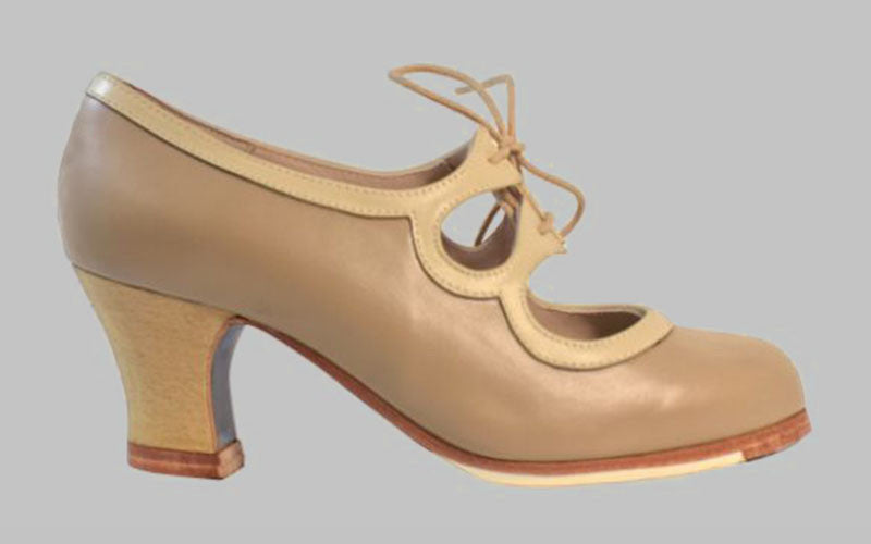 Zapato de baile flamenco profesional piel beige maquillaje cordones