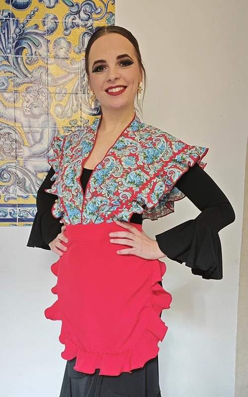 Conjunto Delantal Rojo y Mantoncillo de Flores con Ribete Rojo