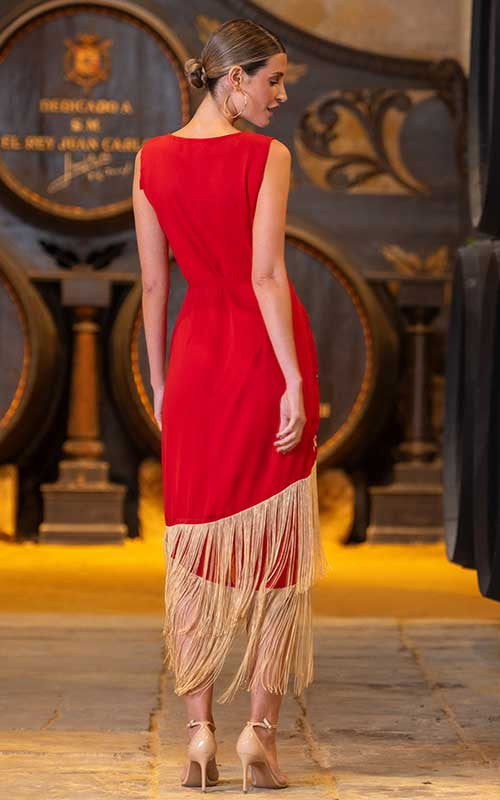 Robe Espagne rouge corail avec broderies et franges beiges