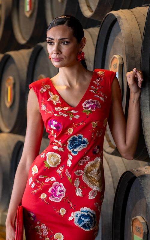 Robe Oloroso rouge corail à fleurs brodées