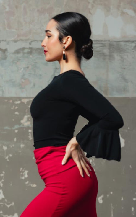 Haut de flamenco Boucher noir avec fleur brodée rouge