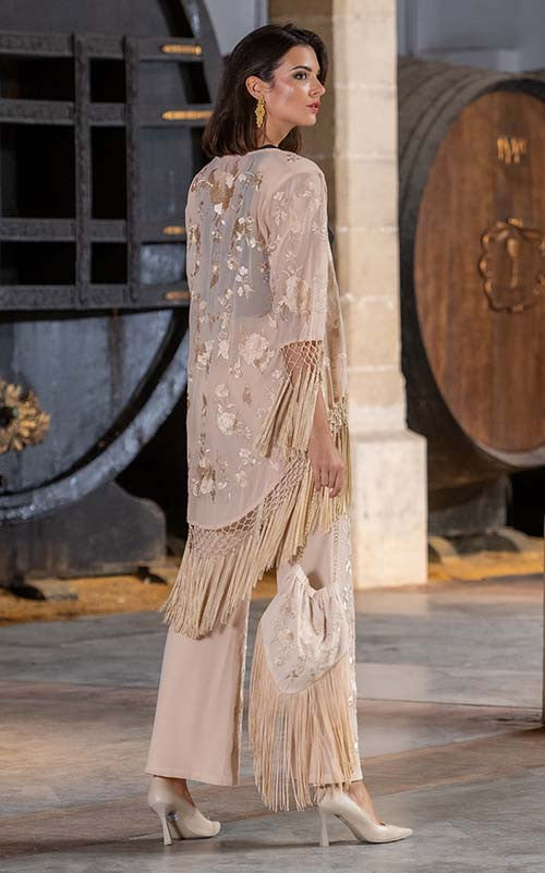 Chaqueta Amorosa Bordada con Flores de Mantón al Tono