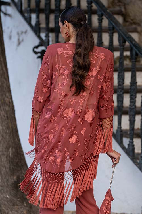Chaqueta Amorosa Bordada con Flores de Mantón al Tono
