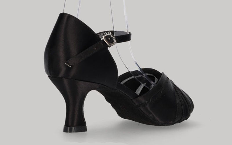 Chaussures de danse latine et de salon à talon bas en satin noir