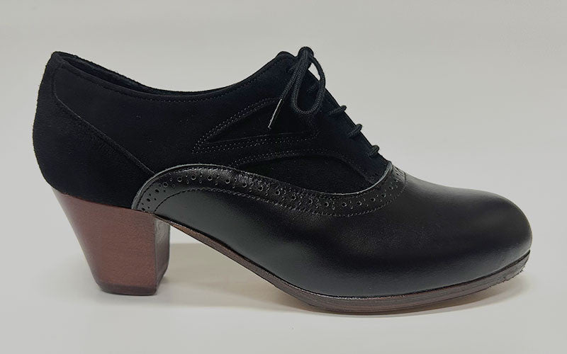 Zapato de baile flamenco profesional combinado en piel y ante negro con cordones