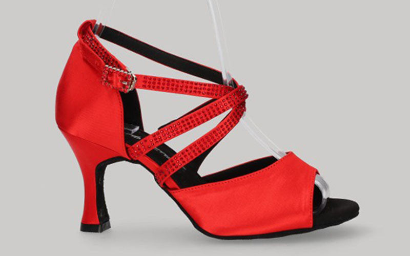 Zapato para Baile de Salón Rojo con Pedrería de Cristal en Pulseras