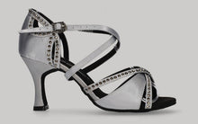 Chaussure de danse de salon argentée avec strass en cristal sur la tige et le talon
