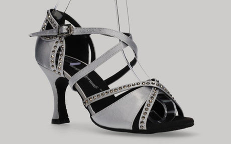 Chaussure de danse de salon argentée avec strass en cristal sur la tige et le talon