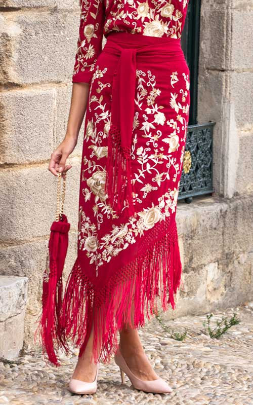 Jupe Solera bordeaux brodée de fleurs et d'oiseaux châles